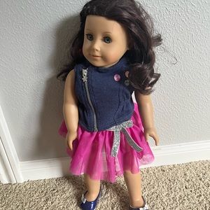 ruthie the american girl doll comes with 2 outfits